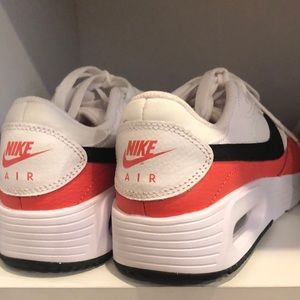 Nike air maxes